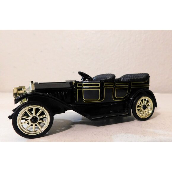 1911 Chevrolet Classic Six Series K Roadster Die-Cast Model - Picture 9 of 15